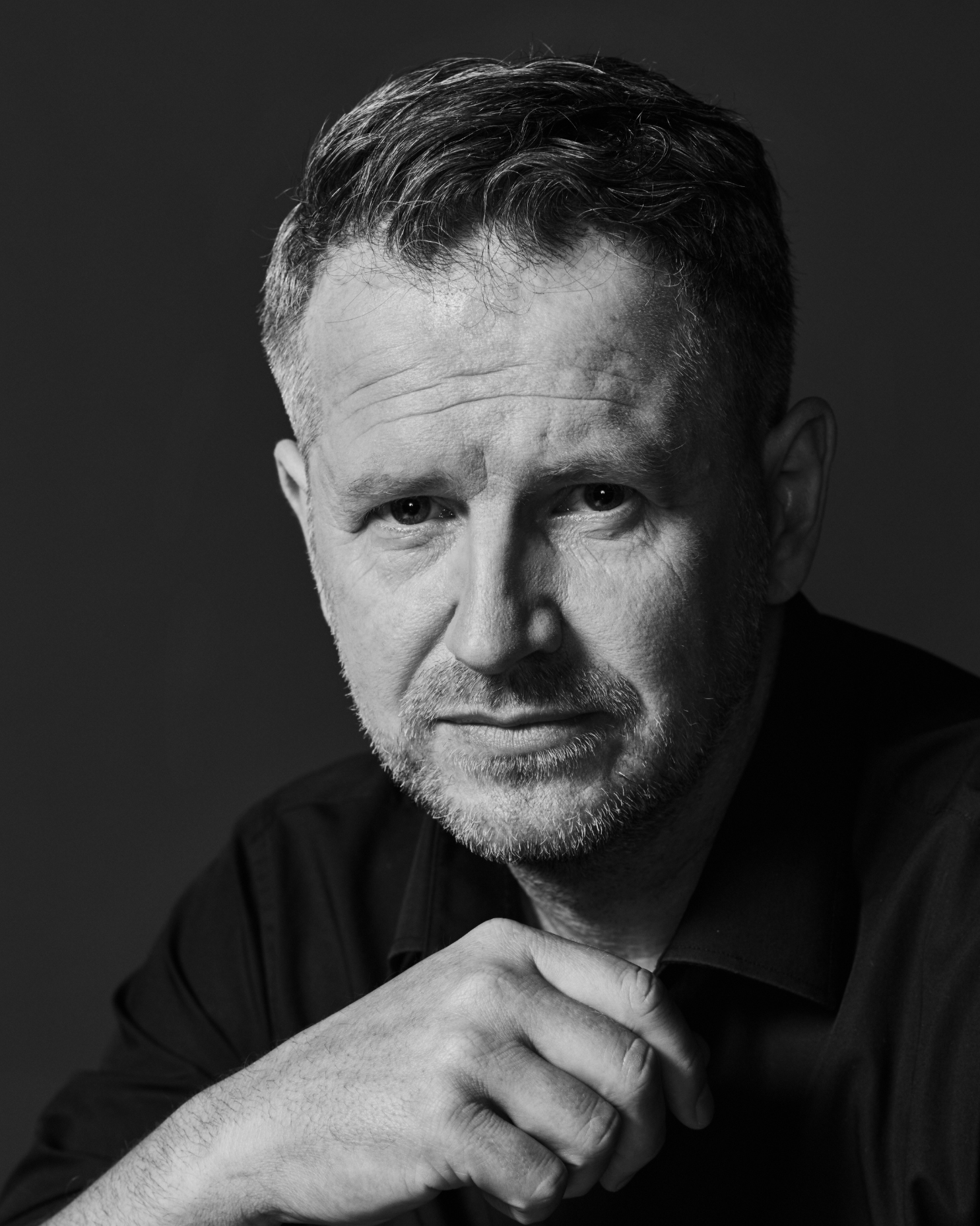 Marcin Piętowski - zdjęcie portretowe aktora Teatru Kwadrat